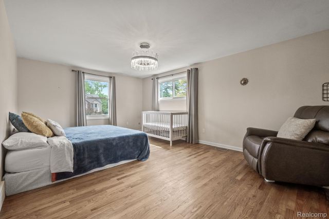 1916 Squirrel Valley Drive, Bloomfield Hills, MI 48304