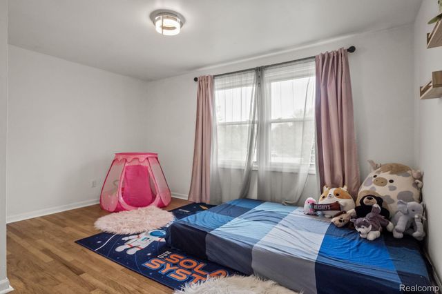 1916 Squirrel Valley Drive, Bloomfield Hills, MI 48304