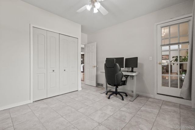 1916 Squirrel Valley Drive, Bloomfield Hills, MI 48304