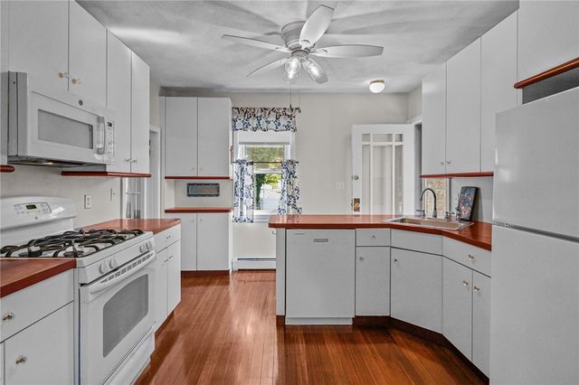 6 Vanner Street, Johnston, RI 02919