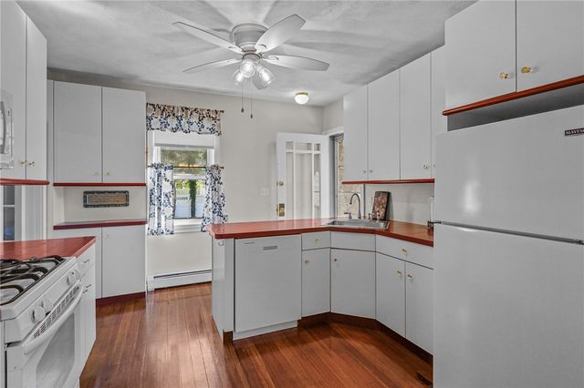 6 Vanner Street, Johnston, RI 02919