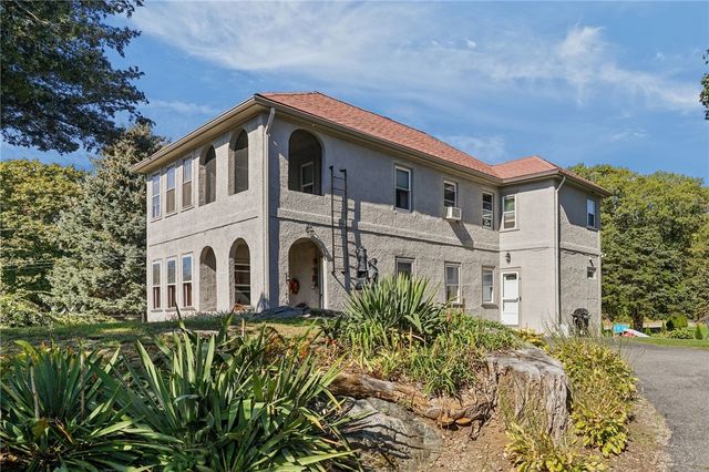 6 Vanner Street, Johnston, RI 02919