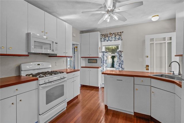 6 Vanner Street, Johnston, RI 02919