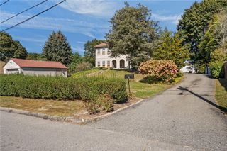 6 Vanner Street, Johnston, RI 02919