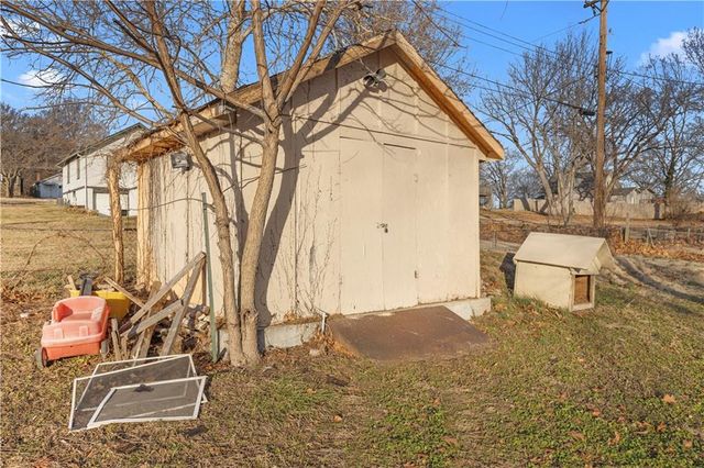 7940 Metropolitan Avenue, Kansas City, KS 66111