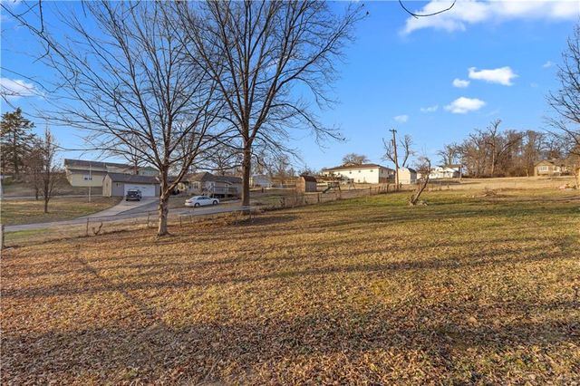 7940 Metropolitan Avenue, Kansas City, KS 66111