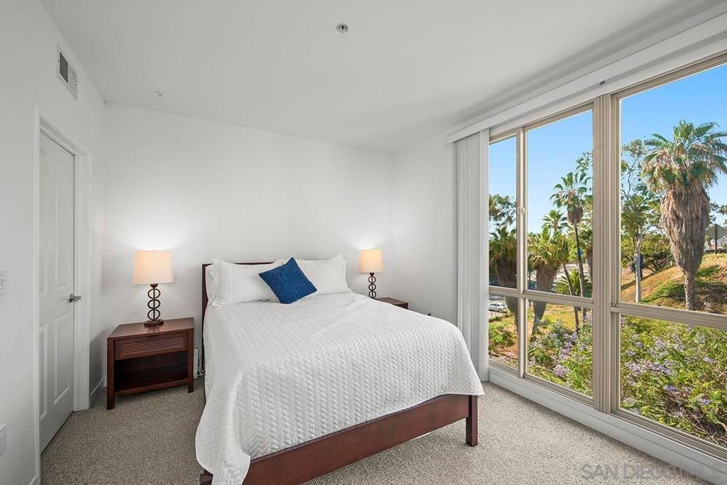Image 14 of property listing at 1501 Front Street 414, San Diego, CA 92101