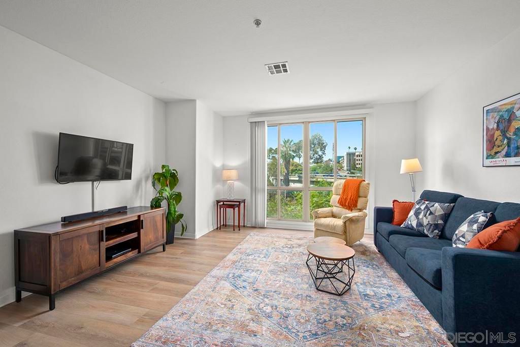 Image 1 of property listing at 1501 Front Street 414, San Diego, CA 92101