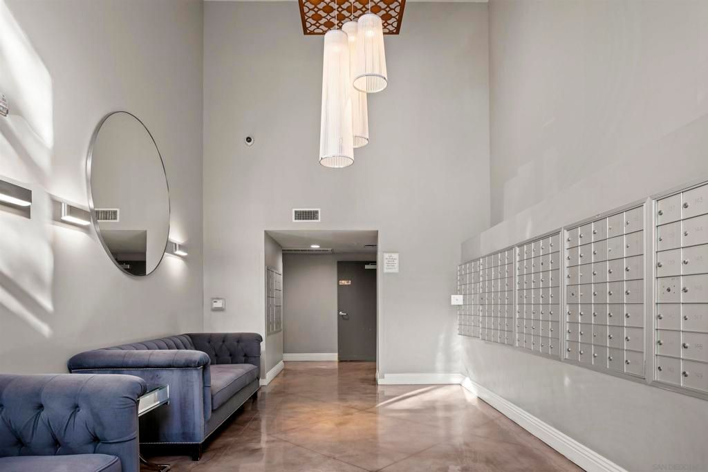 Image 22 of property listing at 1501 Front Street 414, San Diego, CA 92101