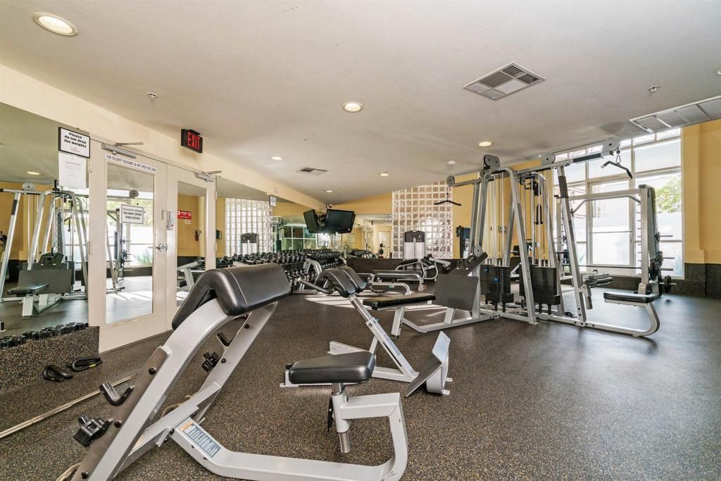 Image 36 of property listing at 1501 Front Street 414, San Diego, CA 92101