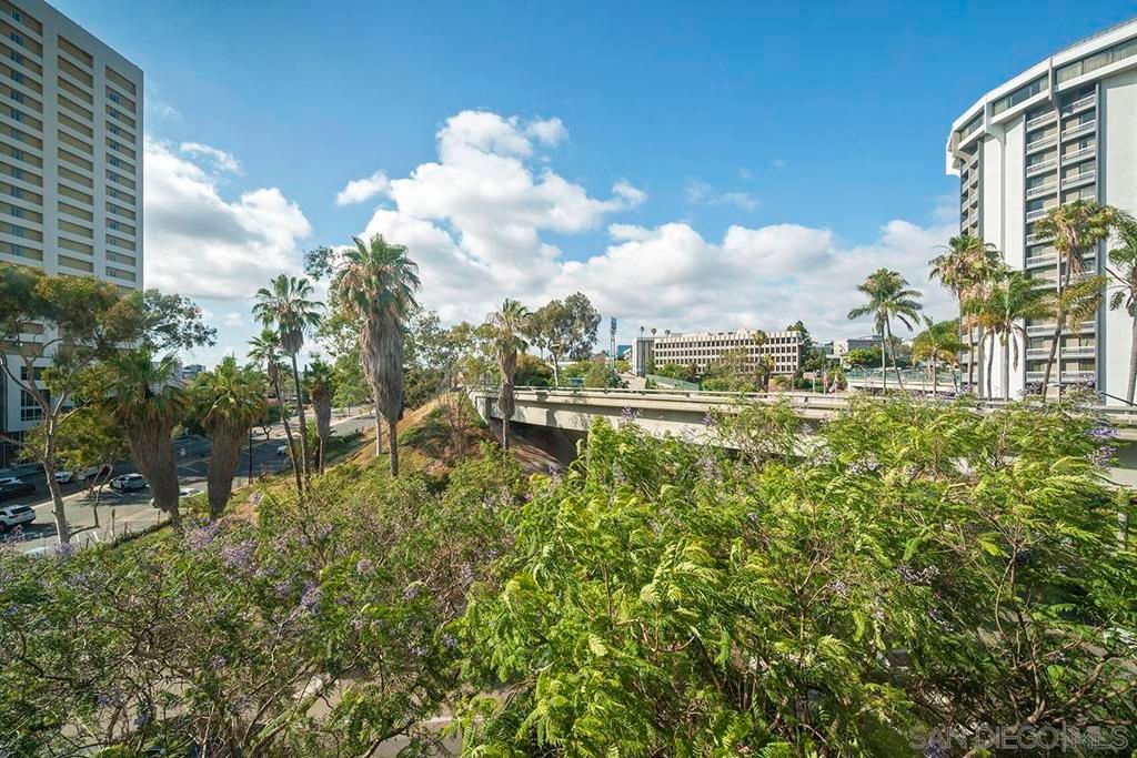 Image 4 of property listing at 1501 Front Street 414, San Diego, CA 92101