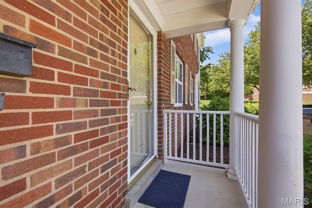 1746 Redbird Cove, Brentwood, MO 63144