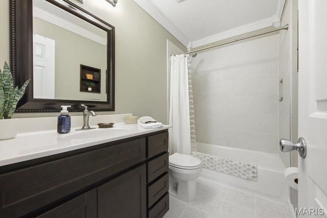 1746 Redbird Cove, Brentwood, MO 63144