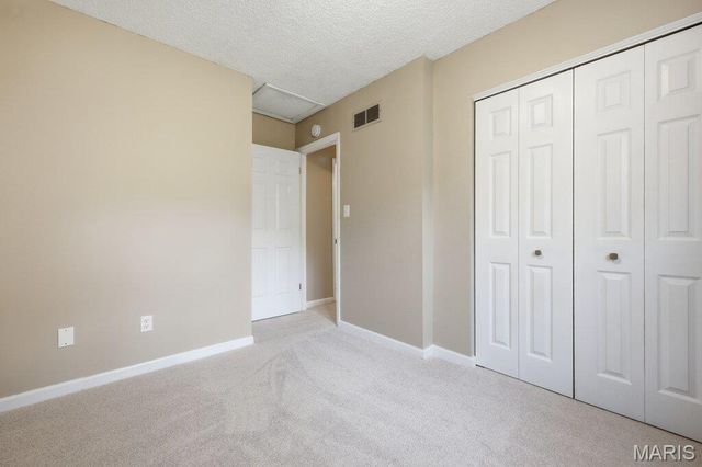 1746 Redbird Cove, Brentwood, MO 63144