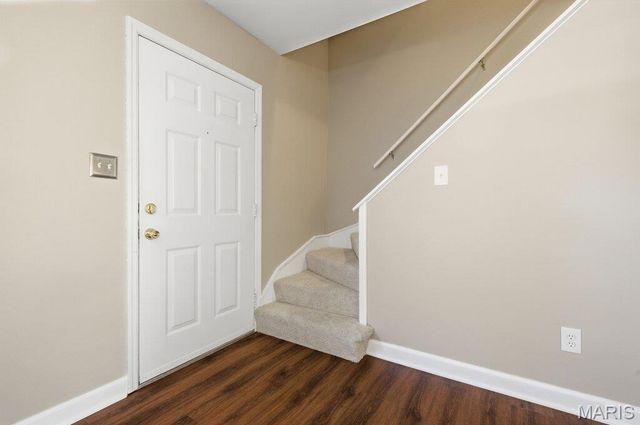 1746 Redbird Cove, Brentwood, MO 63144