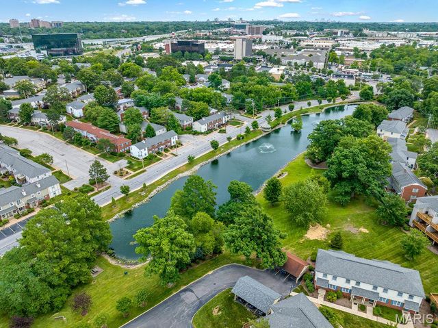 1746 Redbird Cove, Brentwood, MO 63144