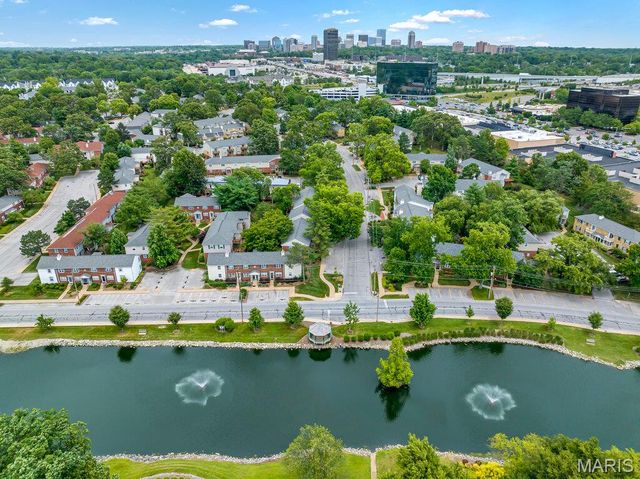 1746 Redbird Cove, Brentwood, MO 63144