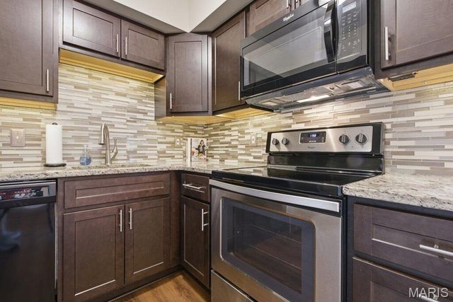 1746 Redbird Cove, Brentwood, MO 63144