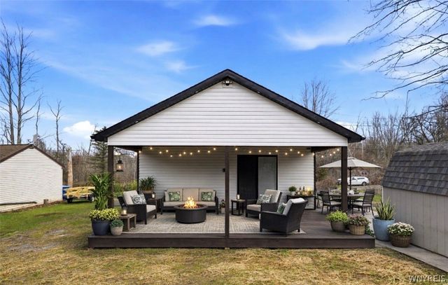 557 Eisenhower Avenue, Evans, NY 14006