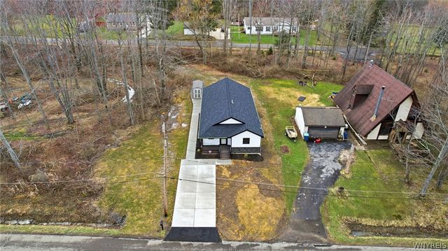557 Eisenhower Avenue, Evans, NY 14006
