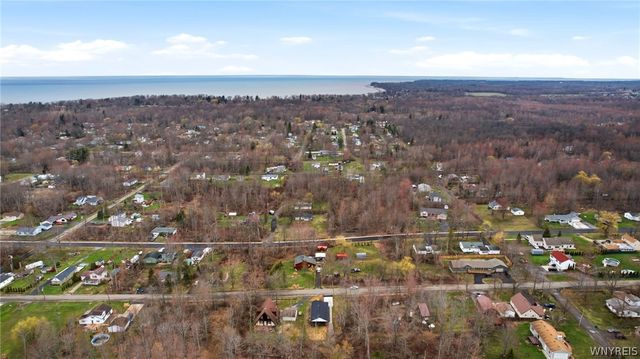 557 Eisenhower Avenue, Evans, NY 14006