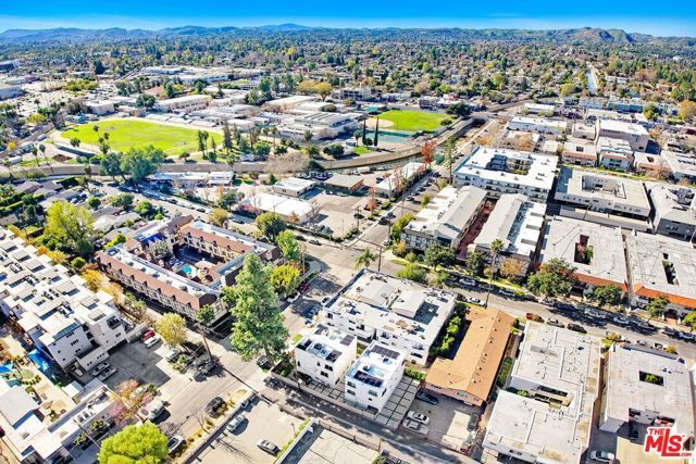 21719 Hart Street, Canoga Park (los Angeles), CA 91303