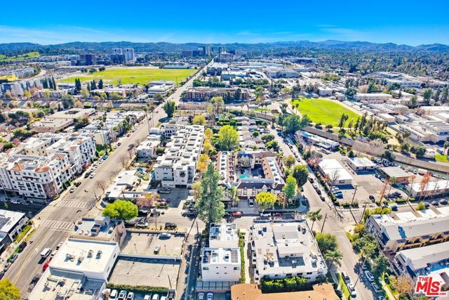 21719 Hart Street, Canoga Park (los Angeles), CA 91303