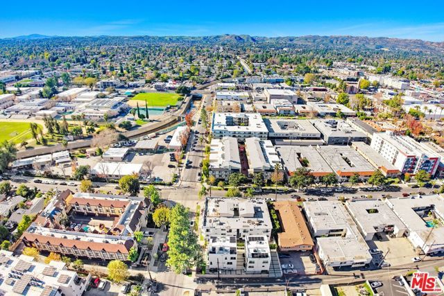 21719 Hart Street, Canoga Park (los Angeles), CA 91303