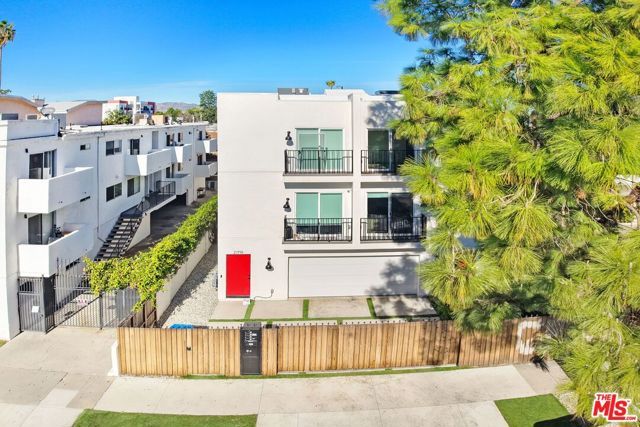 21719 Hart Street, Canoga Park (los Angeles), CA 91303