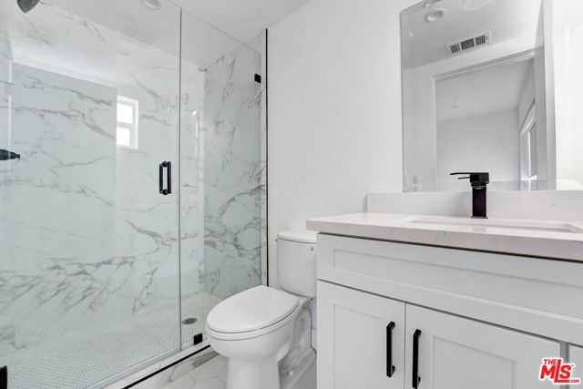 21719 Hart Street, Canoga Park (los Angeles), CA 91303