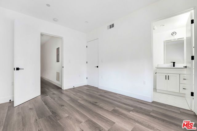 21719 Hart Street, Canoga Park (los Angeles), CA 91303