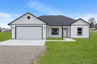 7 Meadowview Dr, Trinity, TX 75862