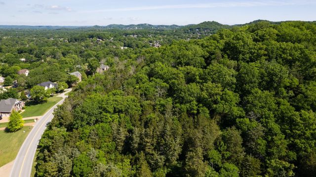 240 Spencer Creek Rd, Franklin, TN 37069