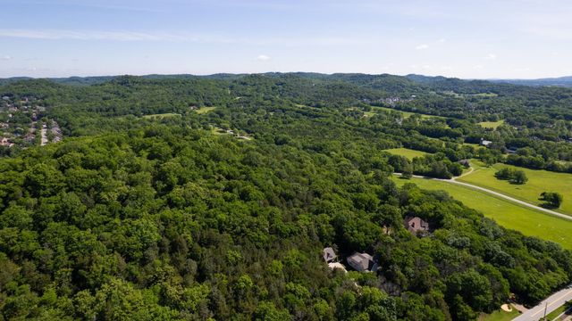240 Spencer Creek Rd, Franklin, TN 37069