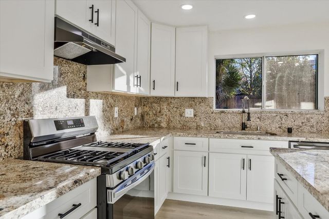 5481 Muskingham Way, Sacramento, CA 95823