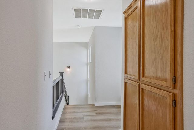 5481 Muskingham Way, Sacramento, CA 95823