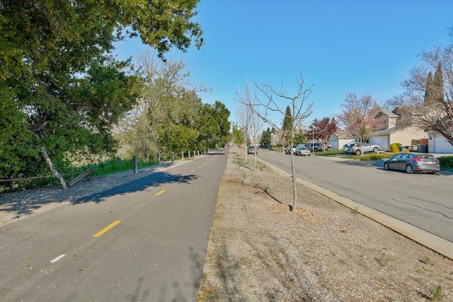 5481 Muskingham Way, Sacramento, CA 95823