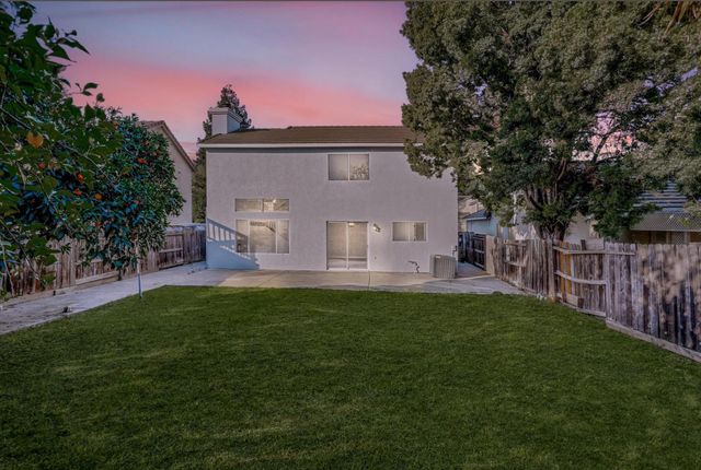 5481 Muskingham Way, Sacramento, CA 95823