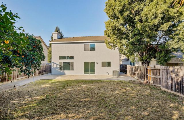 5481 Muskingham Way, Sacramento, CA 95823