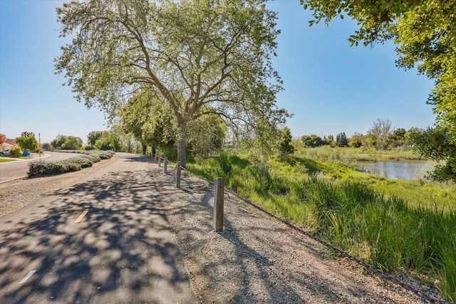 5481 Muskingham Way, Sacramento, CA 95823