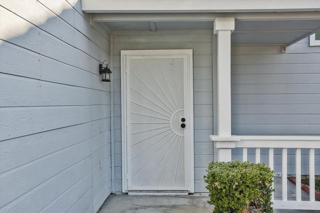 5481 Muskingham Way, Sacramento, CA 95823