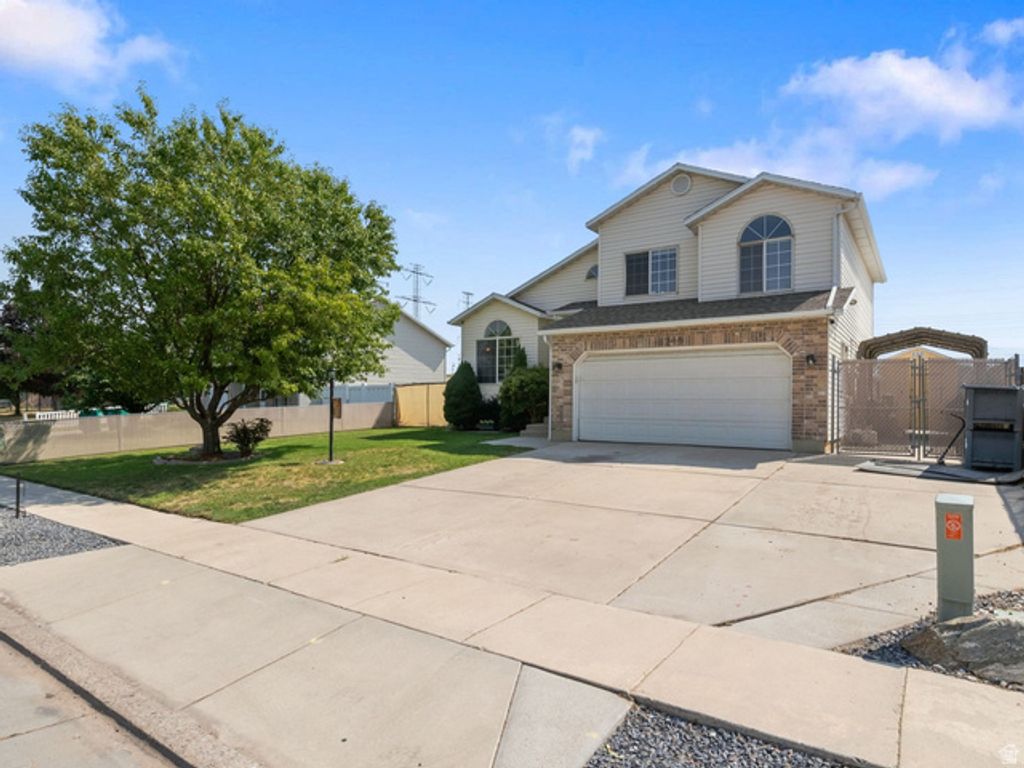 4744 S 3300 W, Roy, UT 84067