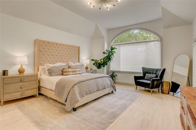 18 Dartmoor Court, Sugar Land, TX 77479