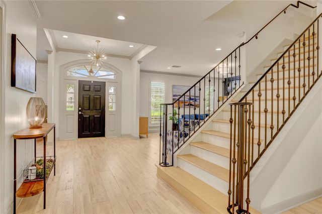 18 Dartmoor Court, Sugar Land, TX 77479