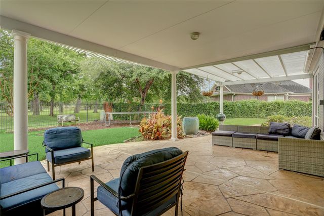 18 Dartmoor Court, Sugar Land, TX 77479