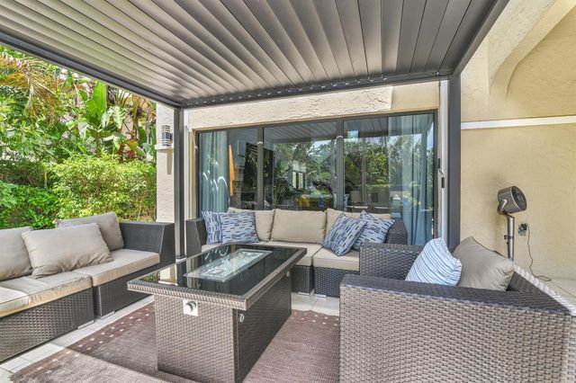 753 Villa Portofino Circle, Deerfield Beach, FL 33442