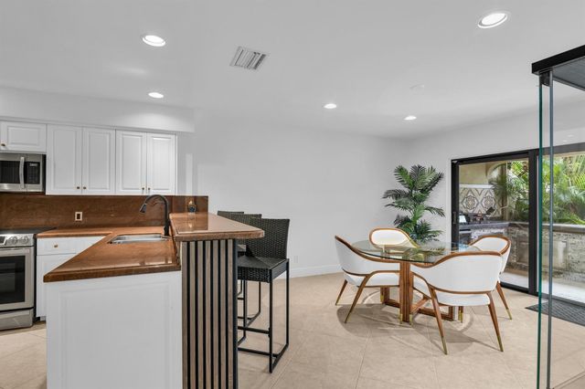 753 Villa Portofino Circle, Deerfield Beach, FL 33442