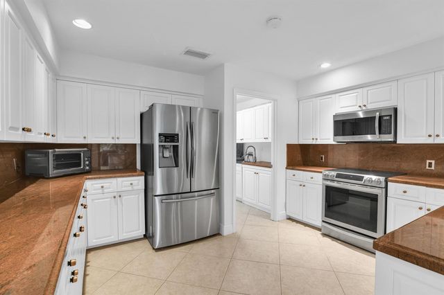 753 Villa Portofino Circle, Deerfield Beach, FL 33442