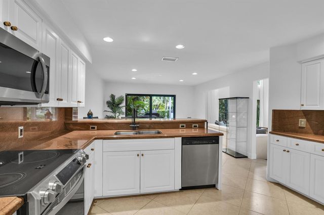 753 Villa Portofino Circle, Deerfield Beach, FL 33442