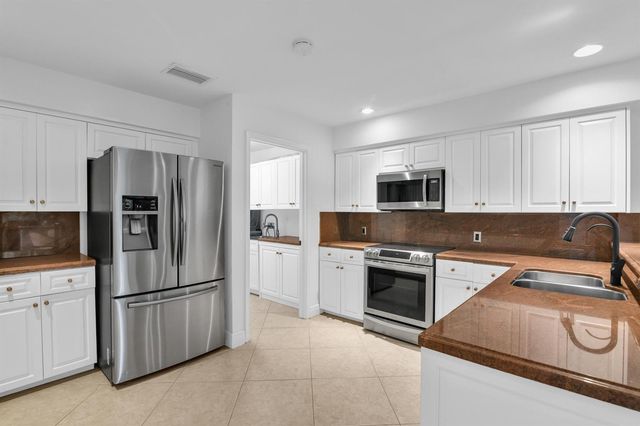 753 Villa Portofino Circle, Deerfield Beach, FL 33442